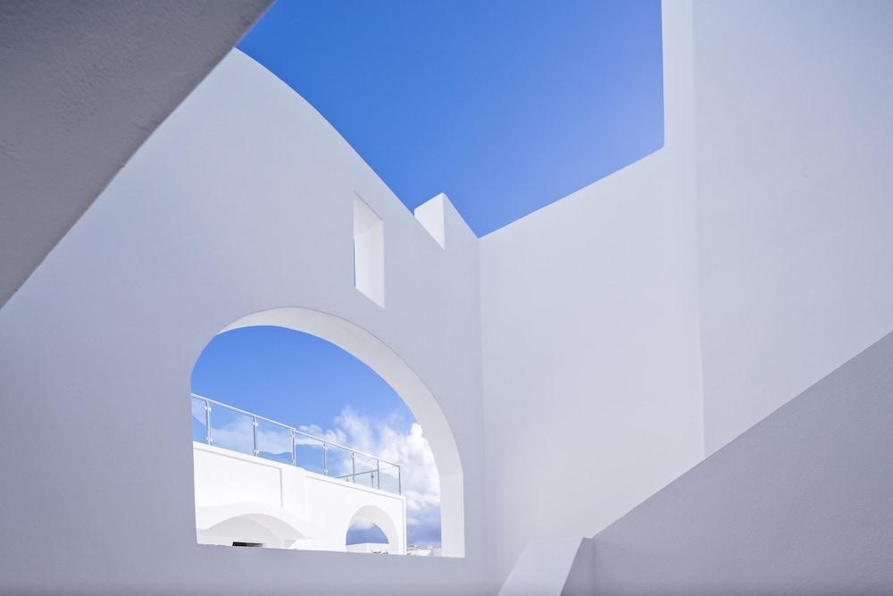 Santellini Hotel Kamari  Exterior photo